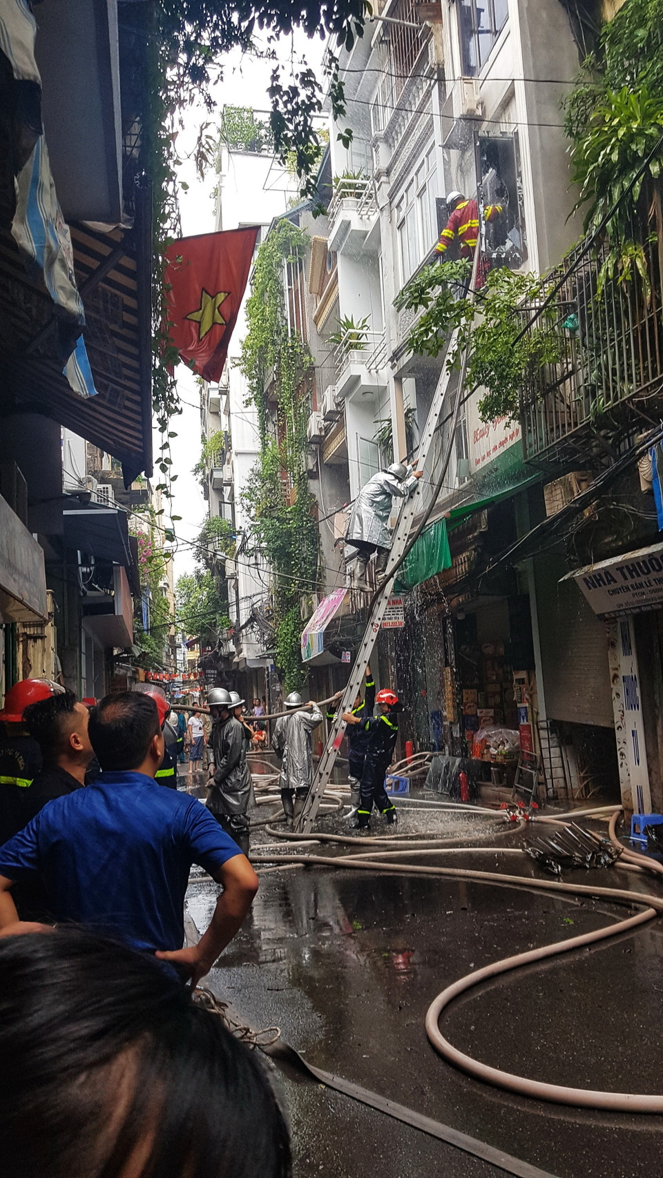 Theo thông tin ban đầu đã có 3 người bị tử vong trong vụ cháy này. (Ảnh: Tuấn Anh/TTXVN)