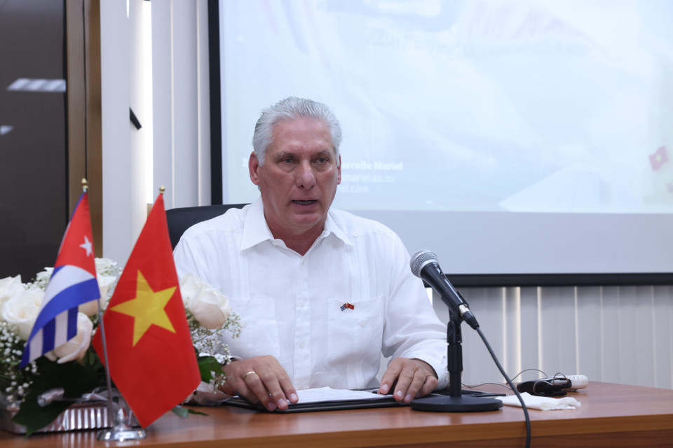 Bí thư thứ nhất Đảng Cộng sản Cuba, Chủ tịch nước Cuba Miguel Diaz Canel Bermudez phát biểu tại cuộc gặp gỡ các nhà đầu tư vào Đặc khu phát triển Mariel, trong đó có doanh nghiệp Việt Nam. (Ảnh: Lâm Khánh/TTXVN)