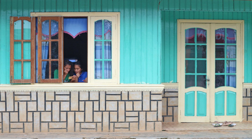 Khung cảnh yên bình trong một ngôi nhà giữa buôn làng. (Ảnh: Nguyễn Dũng/TTXVN)