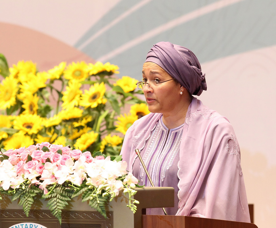 Bà Amina Mohammed, Trợ lý Tổng Thư ký Liên hiệp quốc phát biểu. (Ảnh: TTXVN)