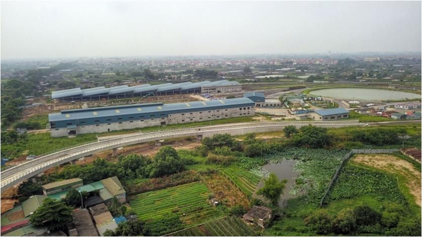 Khu Depot của tuyến đường sắt đô thị Nhổn-ga Hà Nội đặt tại Nhổn, có diện tích khoảng 15ha, có sức chứa 23 đoàn tàu 4 toa và 22 đoàn tàu 5 toa vào năm 2040; xưởng chứa tàu công vụ, xưởng tiện bánh xe, bảo dưỡng và đại tu cho phép nâng và tháo rỡ 1 toa tàu ra khỏi đoàn tàu;…thuộc địa bàn các phường Minh Khai và Tây Tựu của quận Bắc Từ Liêm, đến nay đã hoàn thành. (Ảnh: Thành Đạt/TTXVN)