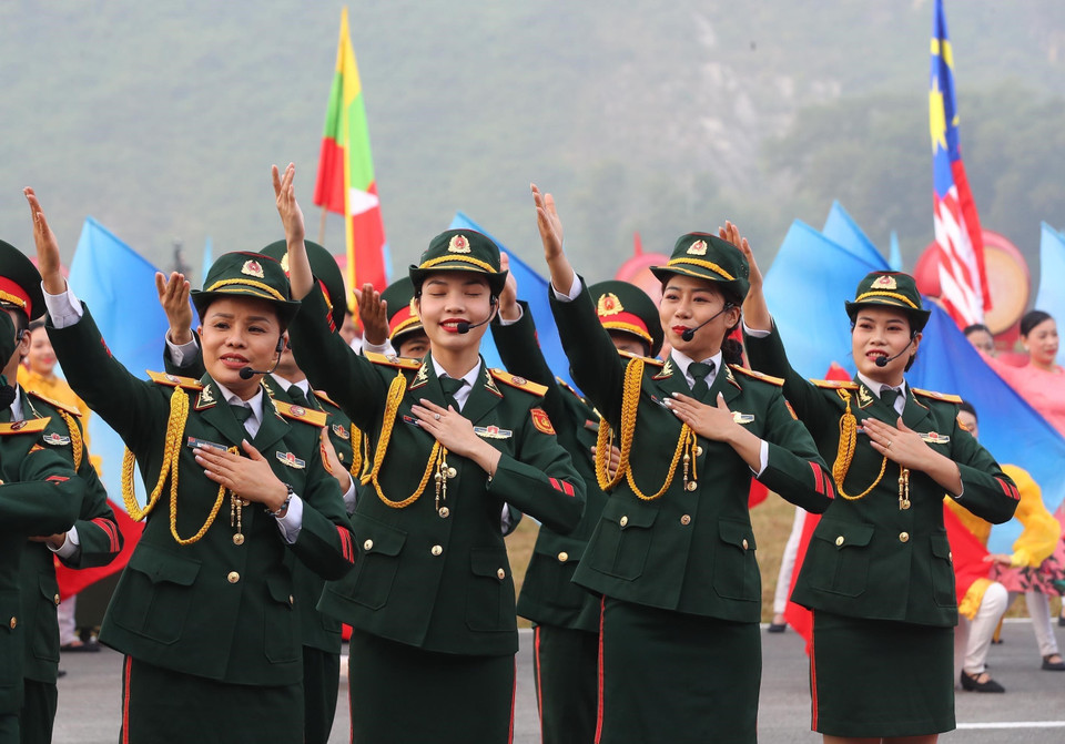 Chương trình nghệ thuật chào mừng khai mạc giải. (Ảnh: Trọng Đức/TTXVN)