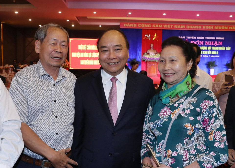 Thủ tướng Nguyễn Xuân Phúc và các đại biểu dự buổi lễ. (Ảnh: Thống Nhất/TTXVN)