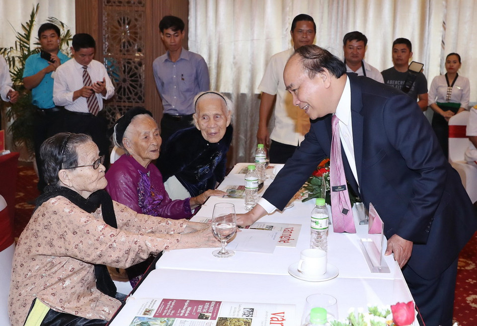 Thủ tướng Nguyễn Xuân Phúc và các đại biểu dự buổi lễ. (Ảnh: Thống Nhất/TTXVN)