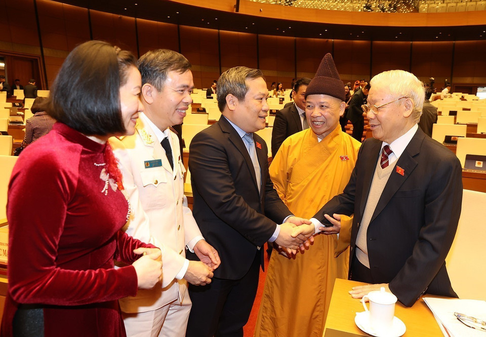 Hình ảnh Tổng Bí thư Nguyễn Phú Trọng với các đại biểu dự kỳ họp bất thường lần thứ hai, Quốc hội khóa XV. (Ảnh: Trí Dũng/TTXVN)