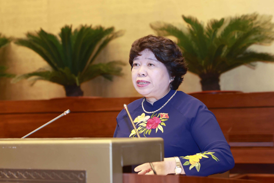 Chủ nhiệm Ủy ban Xã hội của Quốc hội Nguyễn Thúy Anh trình bày Báo cáo giải trình, tiếp thu, chỉnh lý dự thảo Luật Khám bệnh, chữa bệnh (sửa đổi). 