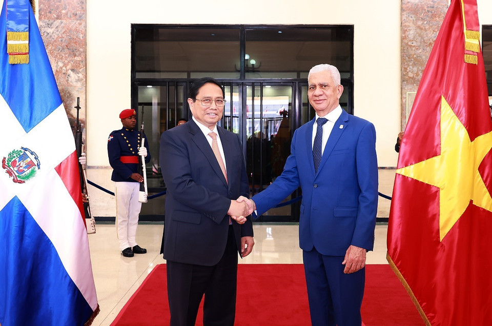 Thủ tướng Phạm Minh Chính hội kiến Chủ tịch Thượng viện Cộng hòa Dominicana Ricardo de los Santos Polanco. (Ảnh: Dương Giang/TTXVN)