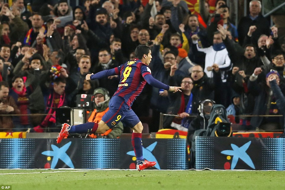 Chân sút người Uruguay đã ghi bàn quyết định.