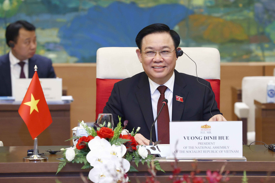 Chủ tịch Quốc hội Vương Đình Huệ phát biểu tại hội đàm. (Ảnh: Doãn Tấn/TTXVN)