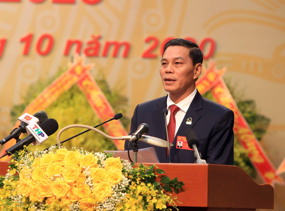 Chủ tịch Ủy ban nhân dân thành phố Hải Phòng Nguyễn Văn Tùng đọc diễn văn khai mạc Đại hội. (Ảnh: An Đăng/TTXVN)