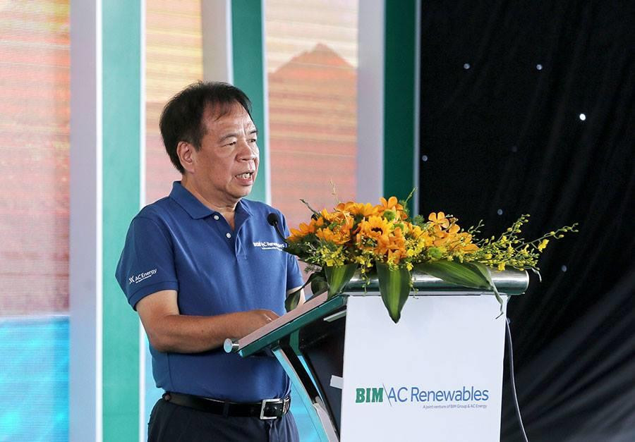 Chủ tịch Hội đồng Quản trị BIM Group Đoàn Quốc Việt phát biểu khẳng định việc khánh thành cùng lúc cụm ba nhà máy có công suất lớn nhất là minh chứng cho cam kết đầu tư lâu dài của BIM Group vào năng lượng sạch. (Nguồn: Vietnam+)