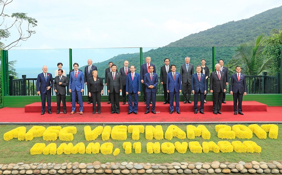 Chủ tịch nước Trần Đại Quang và các Trưởng đoàn chụp ảnh chung. (Ảnh: TTXVN)