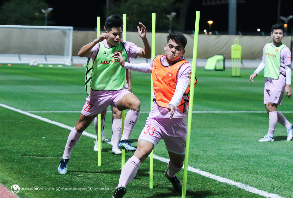 Tối 6/1, tuyển Việt Nam bước vào buổi tập đầu tiên trên sân Al Rayyan 2, trong giai đoạn nước rút chuẩn bị cho VCK Asian Cup 2024. (Nguồn: VFF)