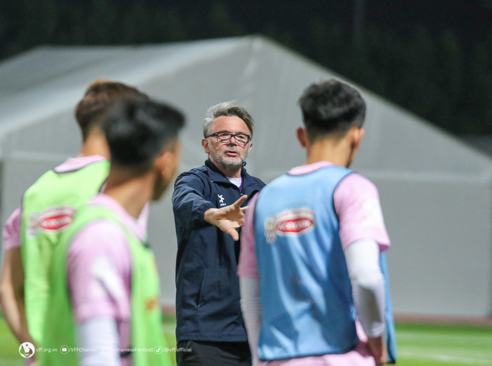 HLV Troussier nhấn mạnh đấu trường Asian Cup là một sự khác biệt rất lớn so với các giải đấu của Đông Nam Á. (Nguồn: VFF)