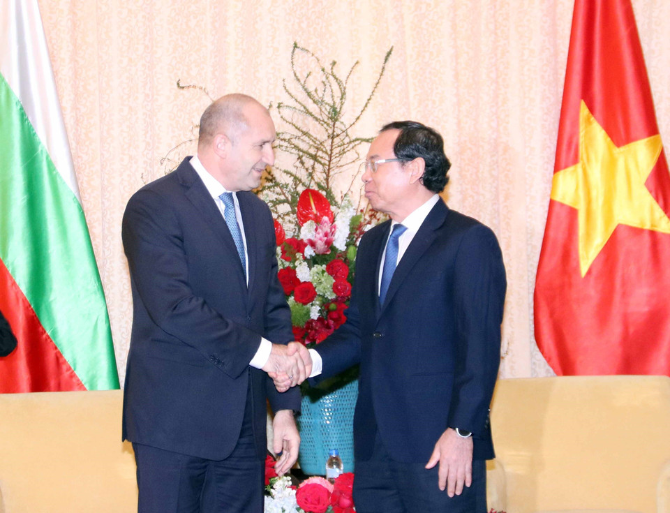 Bí thư Thành ủy Thành phố Hồ Chí Minh Nguyễn Văn Nên hội kiến Tổng thống Bulgaria Rumen Radev. (Ảnh: Xuân Khu/TTXVN)