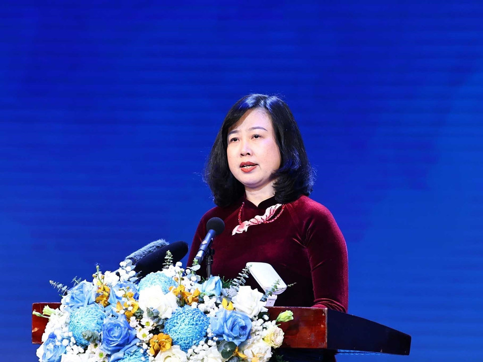 Bộ trưởng Bộ Y tế Đào Hồng Lan phát biểu tại Chương trình Tôn vinh Thầy thuốc Việt Nam và trao giải cuộc thi viết “Sự hy sinh thầm lặng” lần thứ 6. (Ảnh: Thống Nhất/TTXVN)