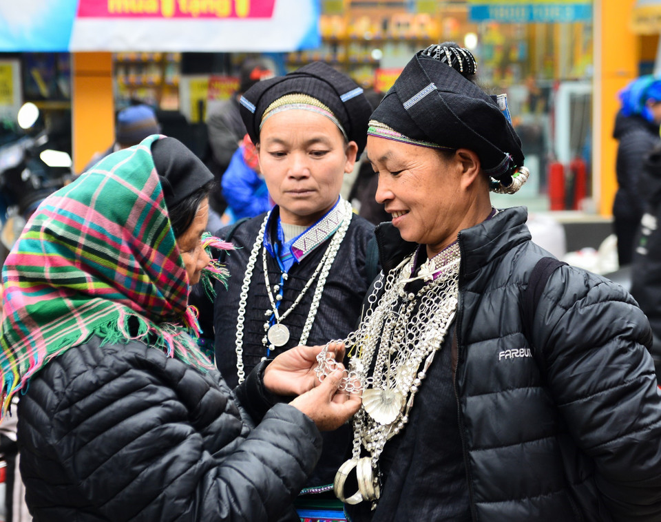 Với những giá trị văn hóa, lịch sử và khoa học tiêu biểu, nghề chạm bạc của người Nùng tại xã Pờ Ly Ngài và Nàng Ðôn được công nhận là Di sản Văn hóa Phi vật thể Quốc gia. (Ảnh: Nam Thái/TTXVN)