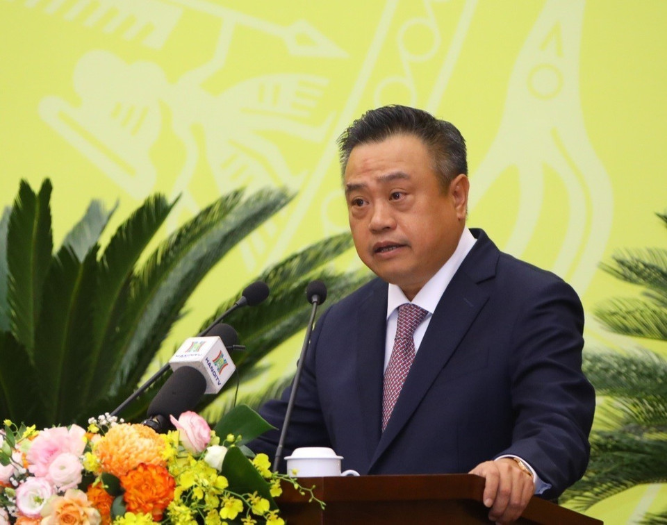 Chủ tịch Ủy ban Nhân dân thành phố Hà Nội Trần Sỹ Thanh phát biểu nhận nhiệm vụ. (Ảnh: Văn Điệp/TTXVN)