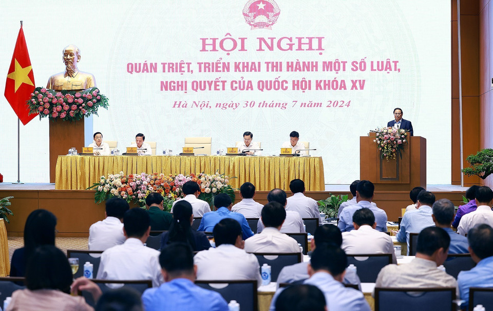 Thủ tướng Phạm Minh Chính chủ trì Hội nghị quán triệt, triển khai thi hành một số Luật, Nghị quyết của Quốc hội khóa 15. (Ảnh: Dương Giang/TTXVN)