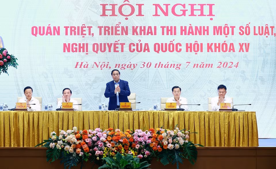 Thủ tướng Phạm Minh Chính chủ trì Hội nghị quán triệt, triển khai thi hành một số Luật, Nghị quyết của Quốc hội khóa 15. (Ảnh: Dương Giang/TTXVN)