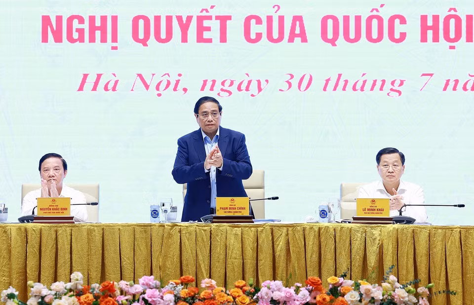 Thủ tướng Phạm Minh Chính chủ trì Hội nghị quán triệt, triển khai thi hành một số Luật, Nghị quyết của Quốc hội khóa 15. (Ảnh: Dương Giang/TTXVN)