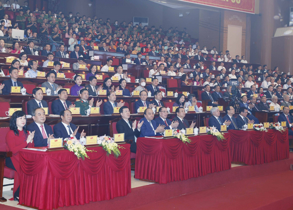 Chủ tịch nước Nguyễn Xuân Phúc và các vị lãnh đạo, nguyên lãnh đạo Đảng, Nhà nước dự Lễ kỷ niệm 110 năm ngày sinh Tổng Bí thư Nguyễn Văn Cừ (9/7/1912-9/7/2022). (Ảnh: Thống Nhất/TTXVN)