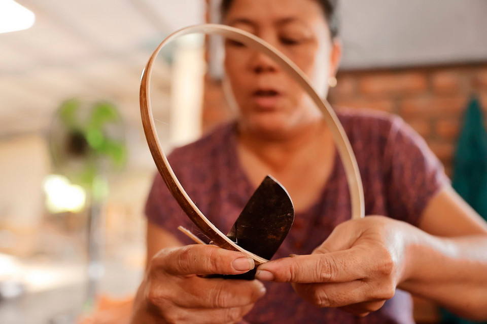 Các sản phẩm của mây tre đan Bao La được làm chủ yếu làm từ nguồn nguyên liệu tre, mây có tại địa phương, rất thân thiện với môi trường. (Ảnh: Minh Quyết/TTXVN)