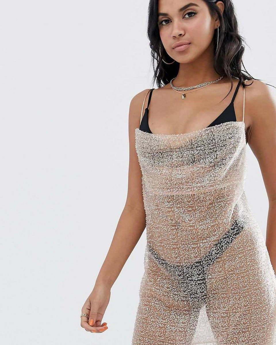 Chiếc váy xuyên thấu. (Nguồn: asbos_sos/Instagram)