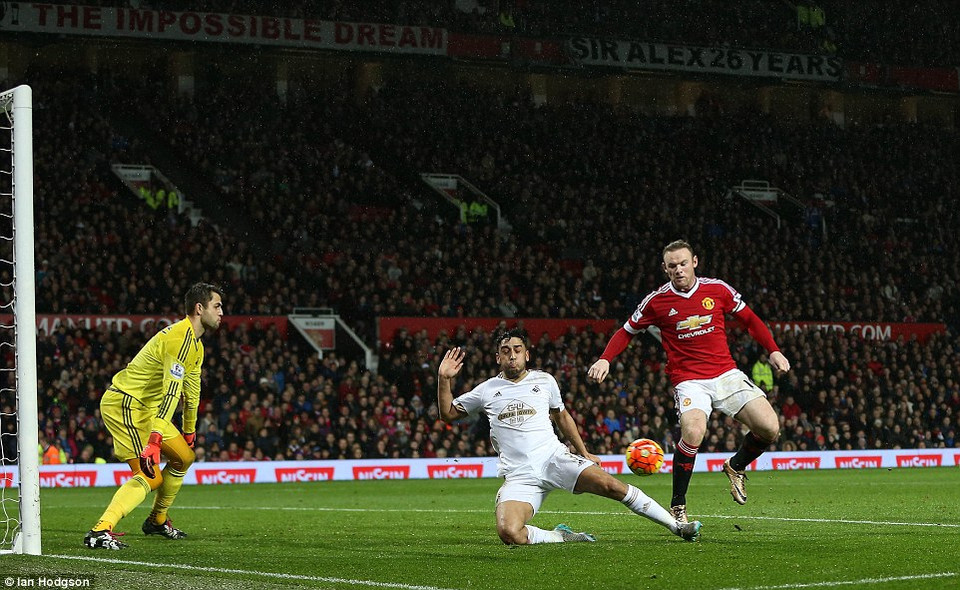 Tuy nhiên, Rooney đã chấm dứt cơ hội có điểm của Swansea.