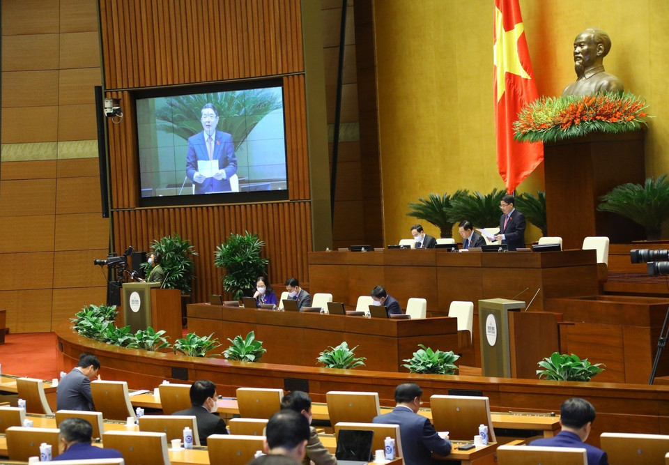 Phó Chủ tịch Quốc hội Nguyễn Đức Hải điều hành phiên họp.(Ảnh: Văn Điệp/TTXVN)