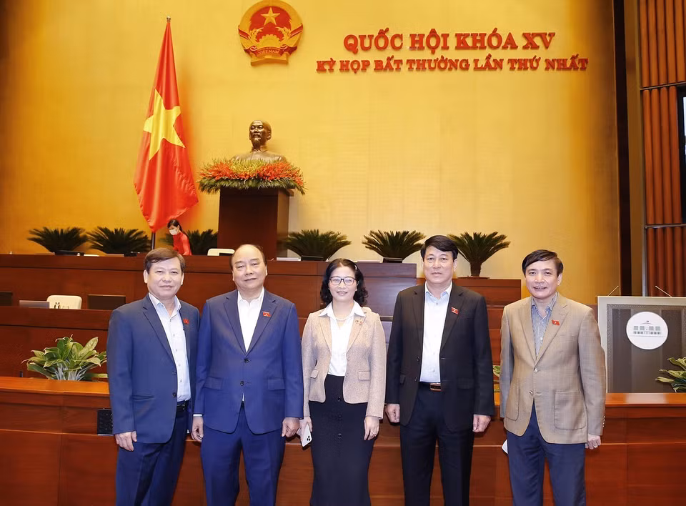 Chủ tịch nước Nguyễn Xuân Phúc với các đại biểu. (Ảnh: Doãn Tấn/TTXVN)
