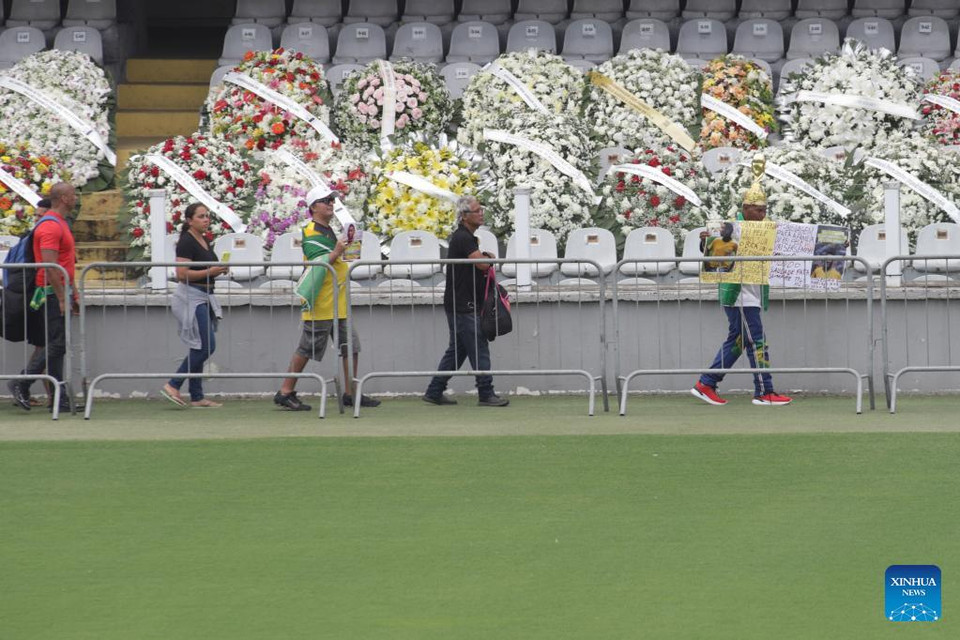 ...cũng như được nói lời tiễn biệt ông về nơi vĩnh hằng. (Nguồn: Xinhua)