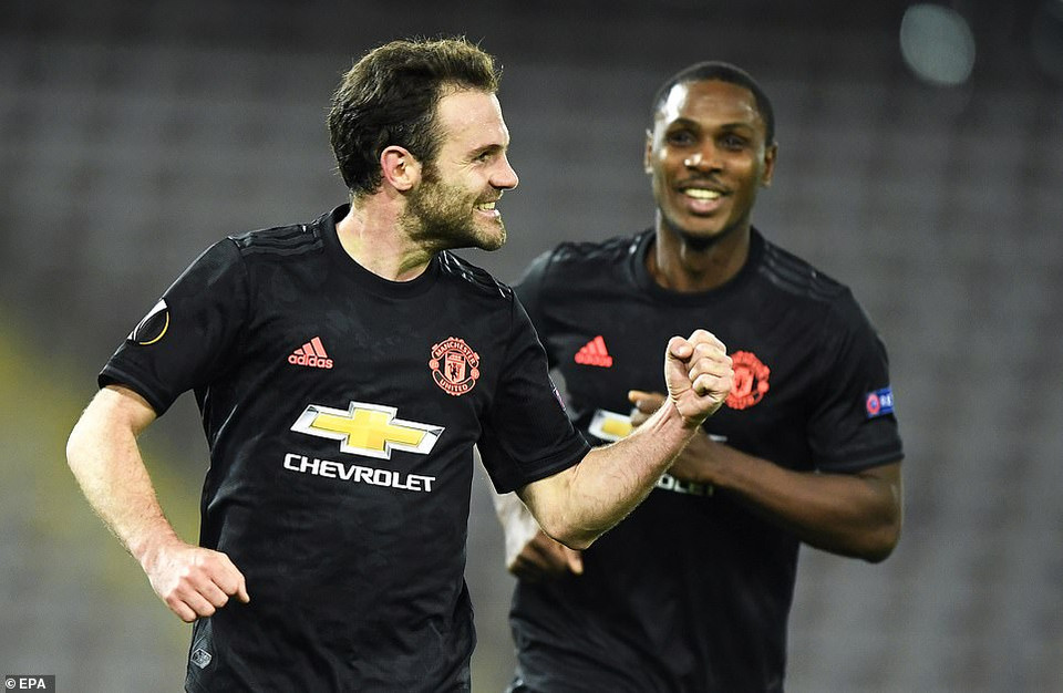 Đến phút 82, Juan Mata gia tăng khoảng cách lên thành 3-0 cho Quỷ đỏ.