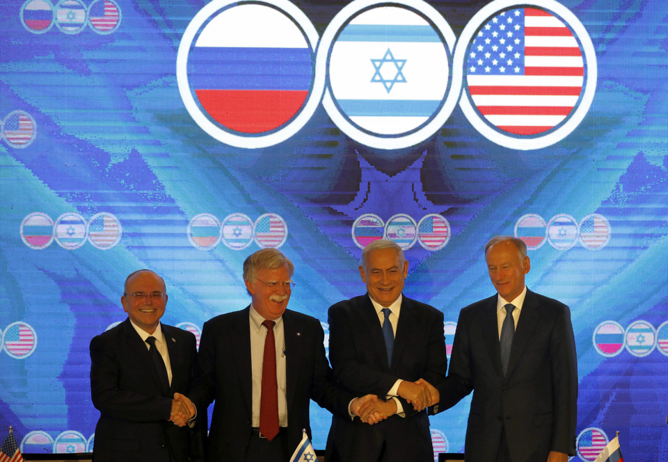 Ngày 25/6/2019, cố vấn an ninh quốc gia của Mỹ, Nga và Israel đã nhóm họp tại Jerusalem để thảo luận về các vấn đề khu vực, với trọng tâm là tình hình Iran và Syria. Đây là lần đầu tiên hội nghị an ninh ba bên như vậy được tổ chức. (Ảnh: AFP/TTXVN)