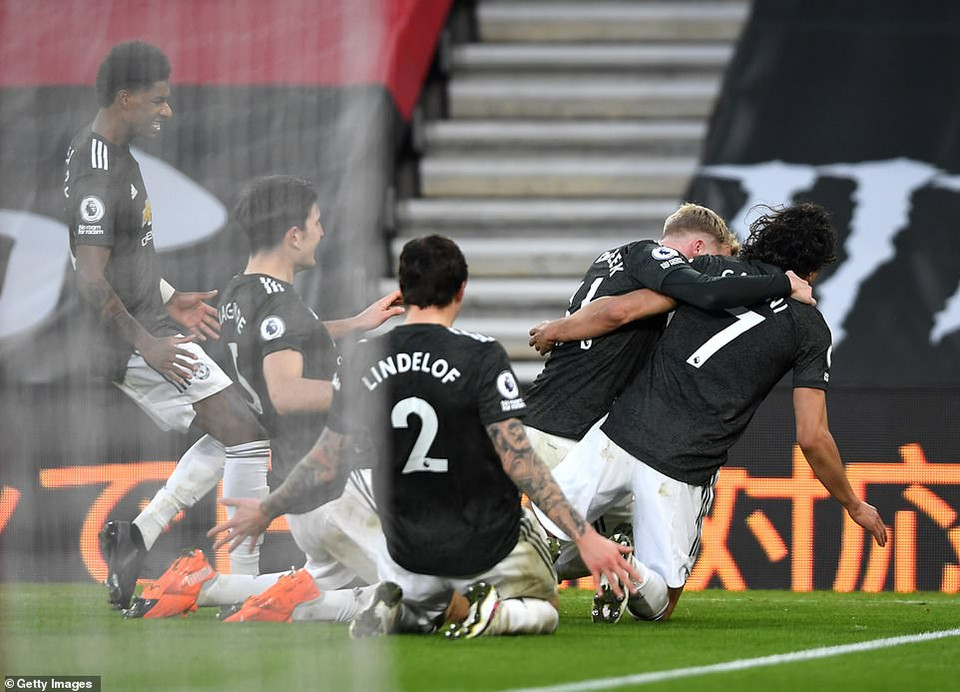 Màn trình diễn ấn tượng của Cavani giúp Quỷ đỏ ngược dòng thắng kịch tính 3-2. (Nguồn: Getty Images)