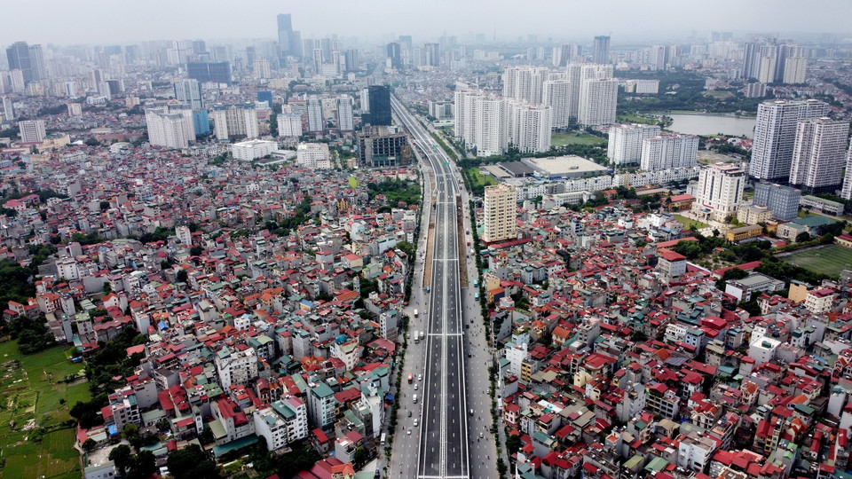 Tuyến đường vành đai 3 trên cao của Hà Nội đoạn Mai Dịch-Nam Thăng Long đã được thông xe. (Ảnh: Huy Hùng/TTXVN)