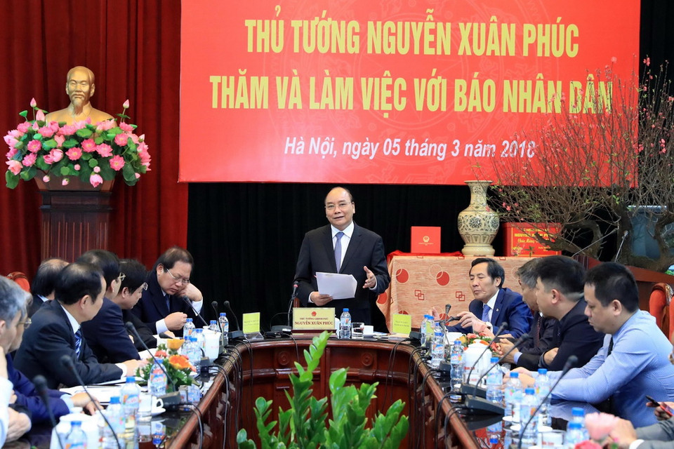 Thủ tướng Nguyễn Xuân Phúc phát biểu tại buổi làm việc với Ban lãnh đạo Báo Nhân dân. (Ảnh: Thống Nhất/TTXVN)
