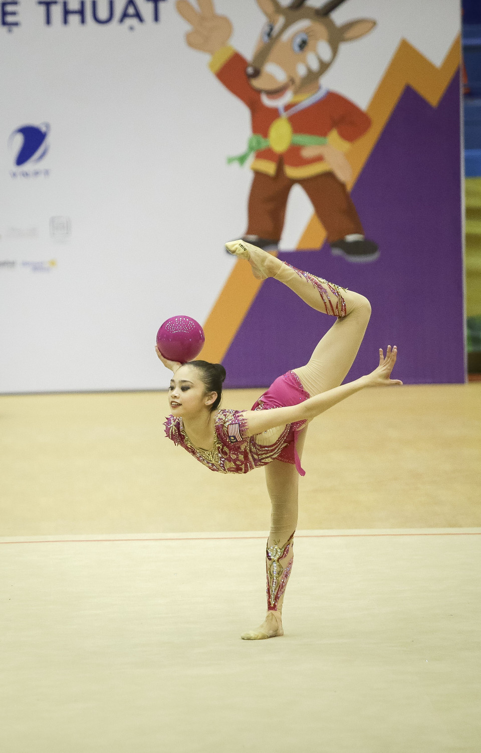 Bài thi của vận động viên Amzan Izzah (Malaysia). (Ảnh: Phạm Tuấn Anh/TTXVN)