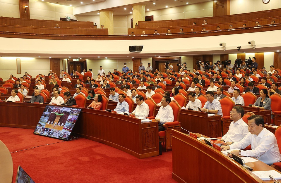 Các vị lãnh đạo Đảng, Nhà nước cùng các đại biểu dự hội nghị. (Ảnh: Trí Dũng/TTXVN)