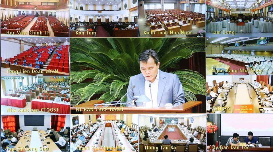 Điểm cầu trực tuyến Thông tấn xã Việt Nam và các điểm cầu trực tuyến tại các ban, bộ, ngành cùng các địa phương.(Ảnh: Trí Dũng/TTXVN)