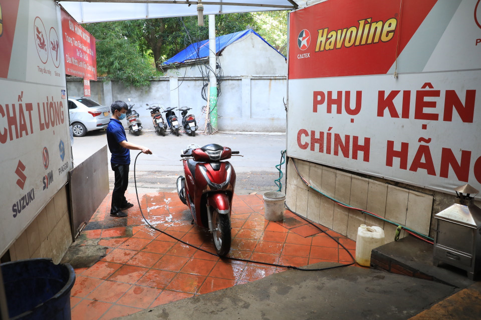 Nhiều dịch vụ thiết yếu được hoạt động trở lại. (Ảnh: Tuấn Anh/TTXVN)