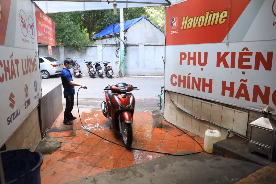 Nhiều dịch vụ thiết yếu được hoạt động trở lại. (Ảnh: Tuấn Anh/TTXVN)