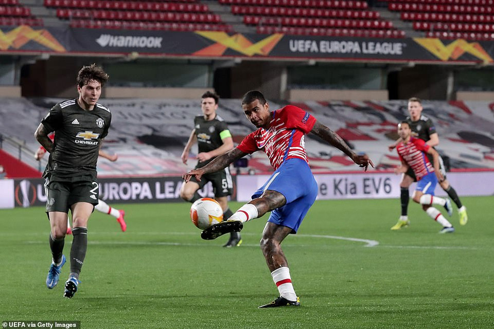 Tuy nhiên, dù bị đánh giá thấp hơn, Granada mới là câu lạc bộ thi đấu lấn lướt. (Nguồn: Getty Images)