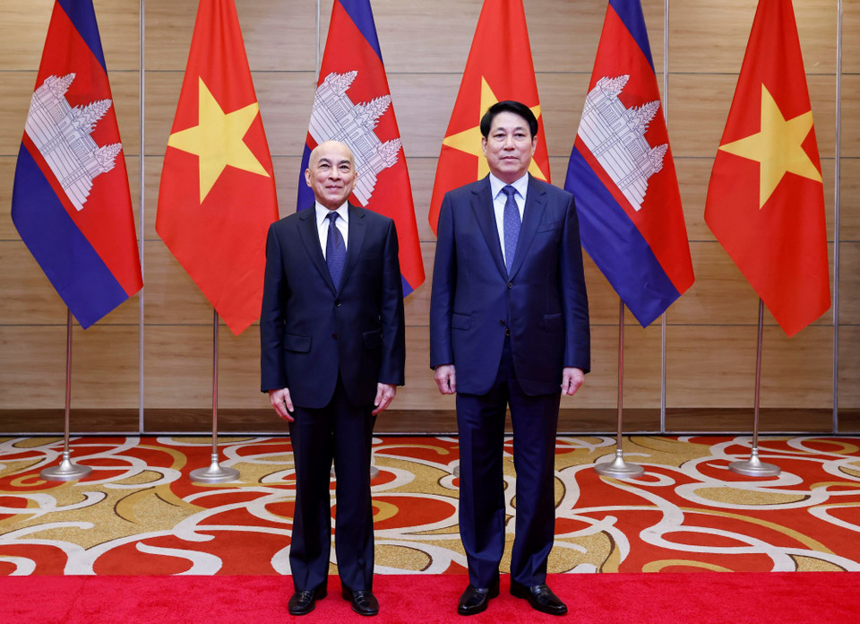 Chủ tịch nước Lương Cường và Quốc vương Campuchia Norodom Sihamoni dự tiệc chiêu đãi. (Ảnh: Lâm Khánh/TTXVN)