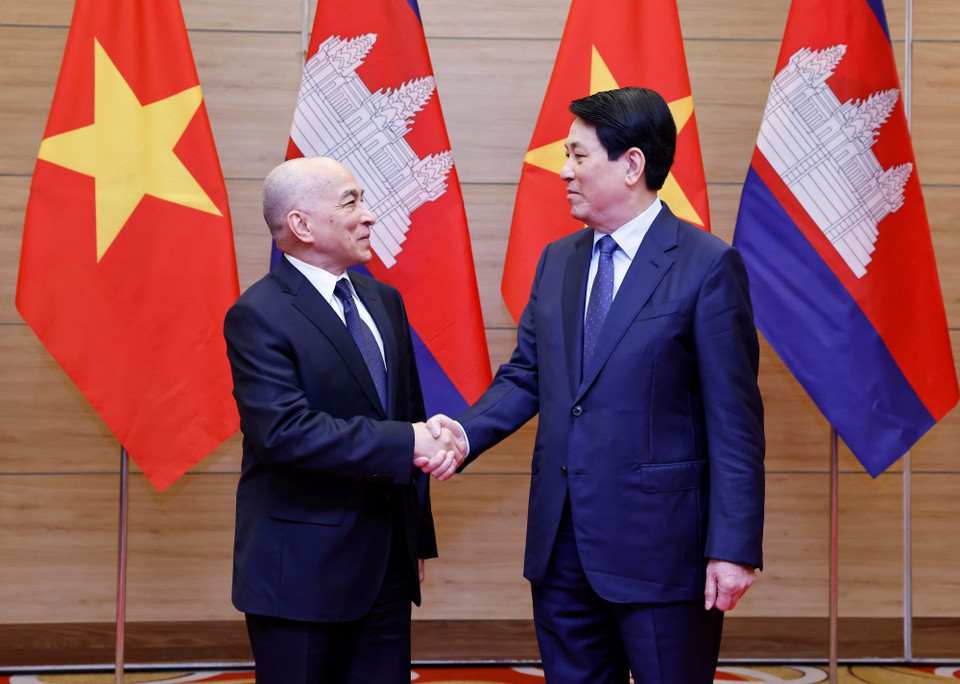 Chủ tịch nước Lương Cường và Quốc vương Campuchia Norodom Sihamoni dự tiệc chiêu đãi. (Ảnh: Lâm Khánh/TTXVN)