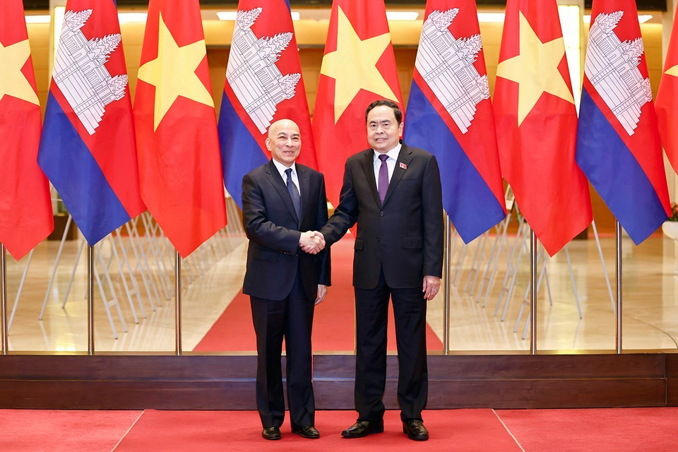 Chủ tịch Quốc hội Trần Thanh Mẫn tiếp kiến Quốc vương Campuchia Norodom Sihamoni. (Ảnh: Doãn Tấn/TTXVN)