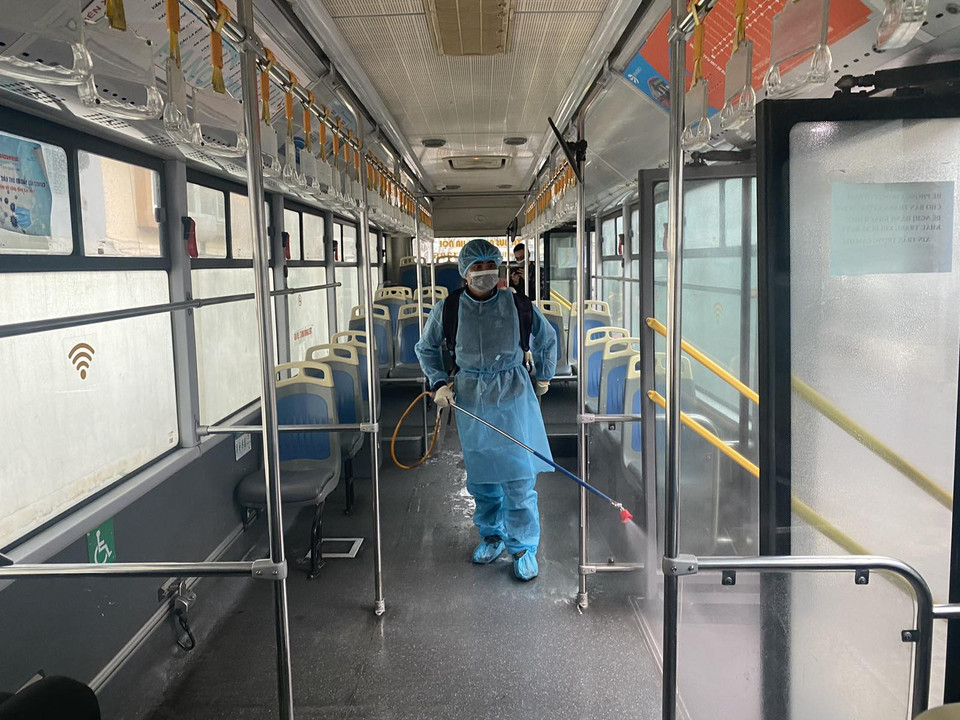 Dung dịch khử khuẩn Cloramin B được lựa chọn để phun phòng chống COVID-19. (Ảnh: CTV/Vietnam+)