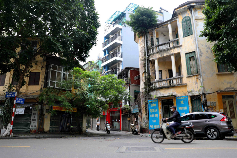 Ngõ Hội Vũ nhìn từ phố Quán Sứ. (Ảnh: Thanh Tùng/TTXVN)