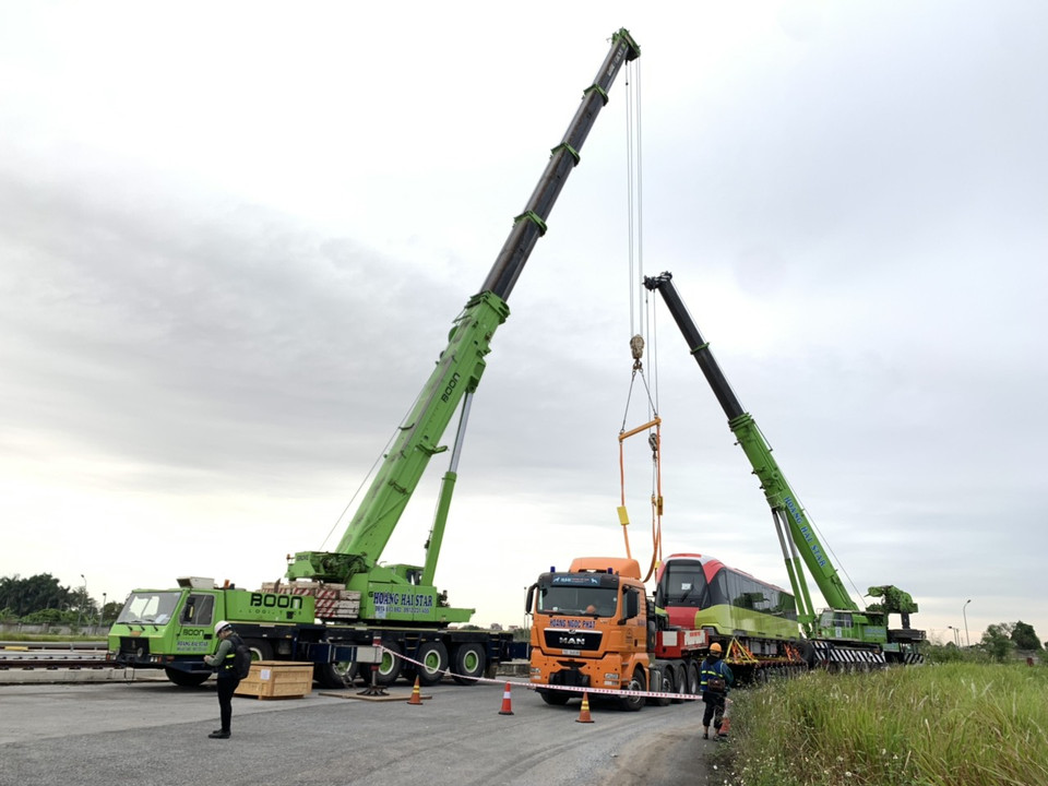 Đoàn tàu metro Nhổn-ga Hà Nội khai thác với tốc độ thương mại 35km/giờ, tốc độ thiết kế 80km/giờ. (Ảnh: MRB cung cấp)