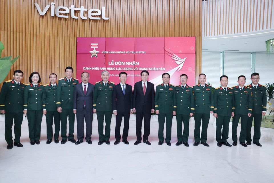 Chủ tịch nước Lương Cường với các đại biểu. (Ảnh: Lâm Khánh/TTXVN)